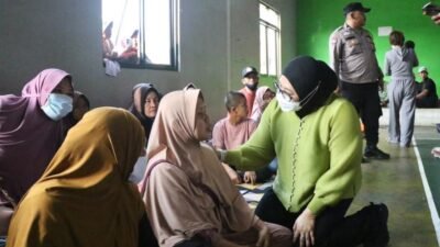 Wabup Tangerang Kunjungi posko dan tempat pengungsian warga terdampak kebakaran TPA jatiwaringin.