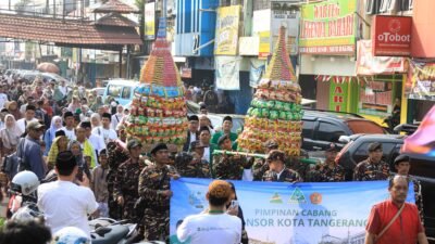 Maulid nabi di kota Tangerang dimeriahkan kirab gunungan