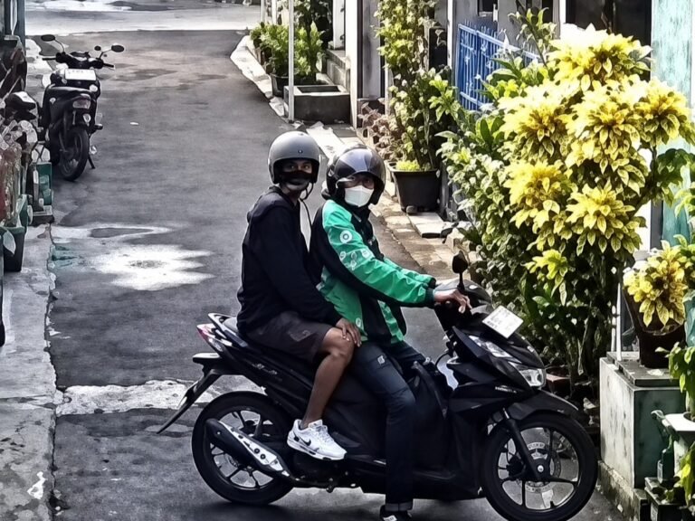 Pelaku curanmor kerap beraksi di Perumnas II Tangerang hingga meresahkan masyarakat.