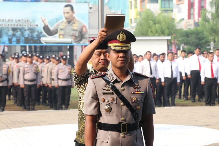Wakapolres metro Tangerang kota diambil sumpah dan penandatanganan pakta integritas.