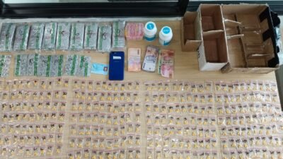 Satnarkoba polres metro Tangerang kota tangkap pengedar obat keras di kosambi