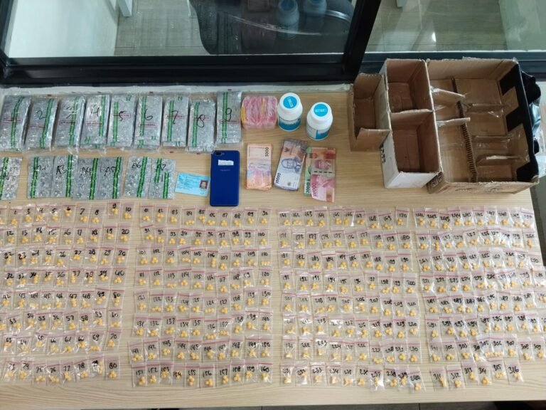 Satnarkoba polres metro Tangerang kota tangkap pengedar obat keras di kosambi