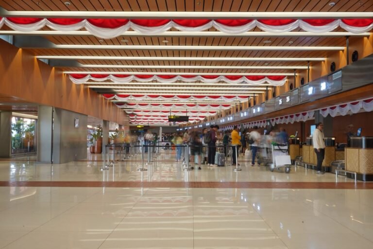 Semarak HUT ke 81 RI Bandara Soekarno hatta hadirkan dekorasi dan ornamen merah putih