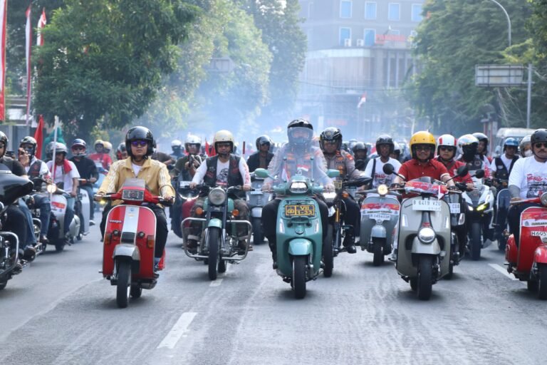 Semarak HUT ke 81 RI, Bikers merah putih konvoi di kota tangerang
