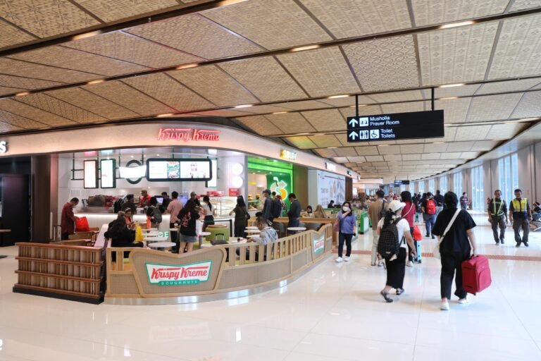 Bandara Soekarno Hatta masuk 10 besar dunia yang memiliki restoran dan kafe terbanyak.