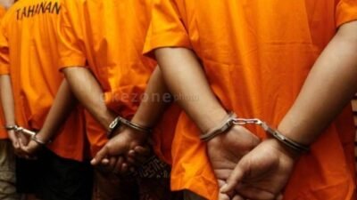 Tiga mata elang dibekuk polisi di Tangerang Karena memeras korbannya.
