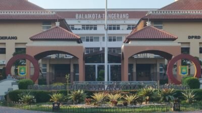 Warga kota Tangerang diimbau tidak memberikan hadiah apapun kepada ASN