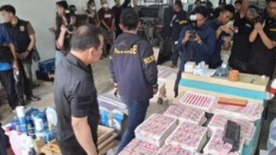 Polda metro jaya ungkap pembuatan uang palsu di Setu Tangerang selatan