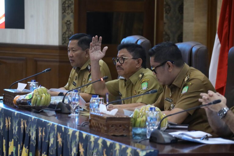 Walikota Tangerang mengajak masyarakat jadikan momentum kemerdekaan RI ke 81 Momentum meningkatkan kebersamaan