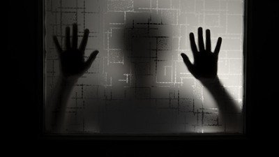 Seorang lansia disekap di apartemen serpong