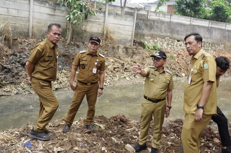 Antisipasi banjir sejak dini, pemkot tangerang normalisasi dan turap sejumlah sungai