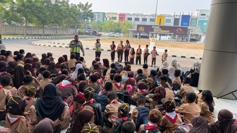 Polres Metro Tangerang Kota berikan edukasi pada siswa SD soal disiplin dan perndungan