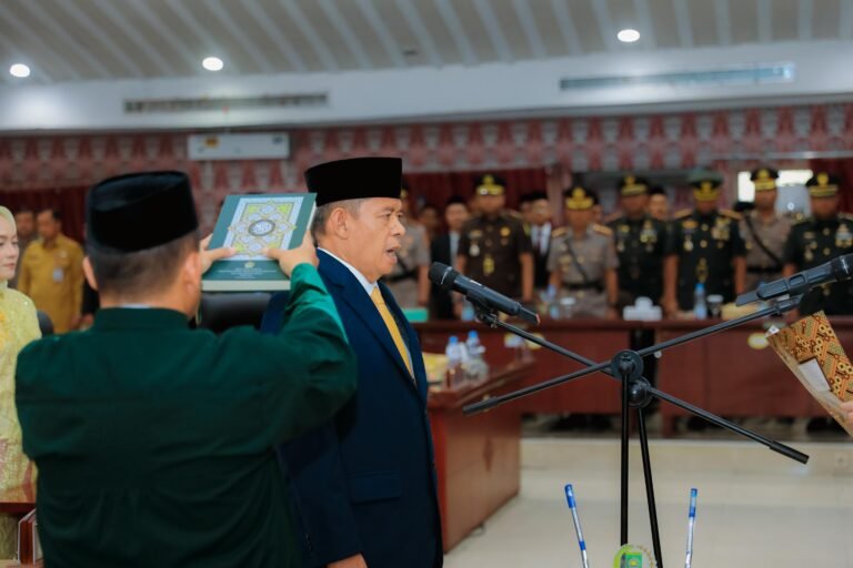 Saiful Milah resmi dilantik sebagai ketua DPRD kota Tangerang